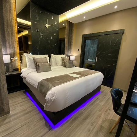 De Paris Hotel Medan Buitenkant foto