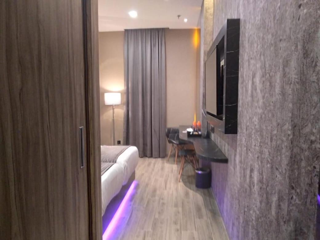 De Paris Hotel Medan Buitenkant foto