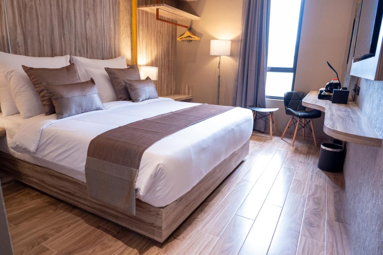 De Paris Hotel Medan Buitenkant foto