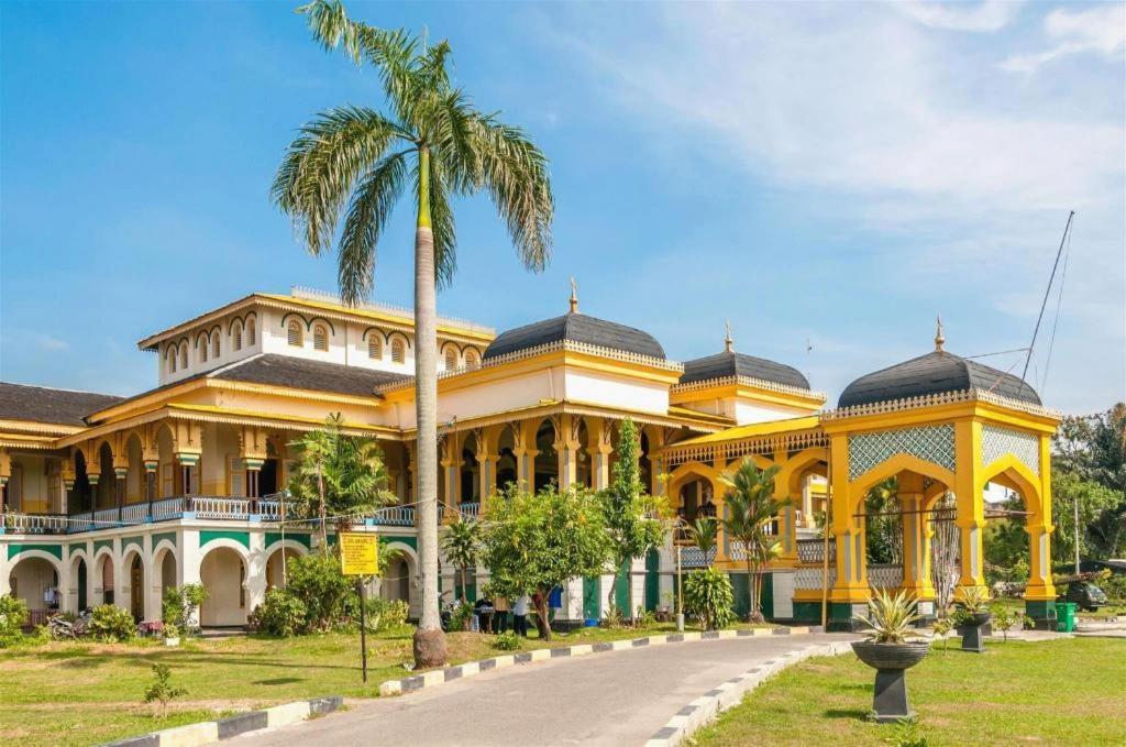 De Paris Hotel Medan Buitenkant foto